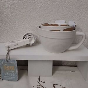 White Measuring Cup and Spoon Set